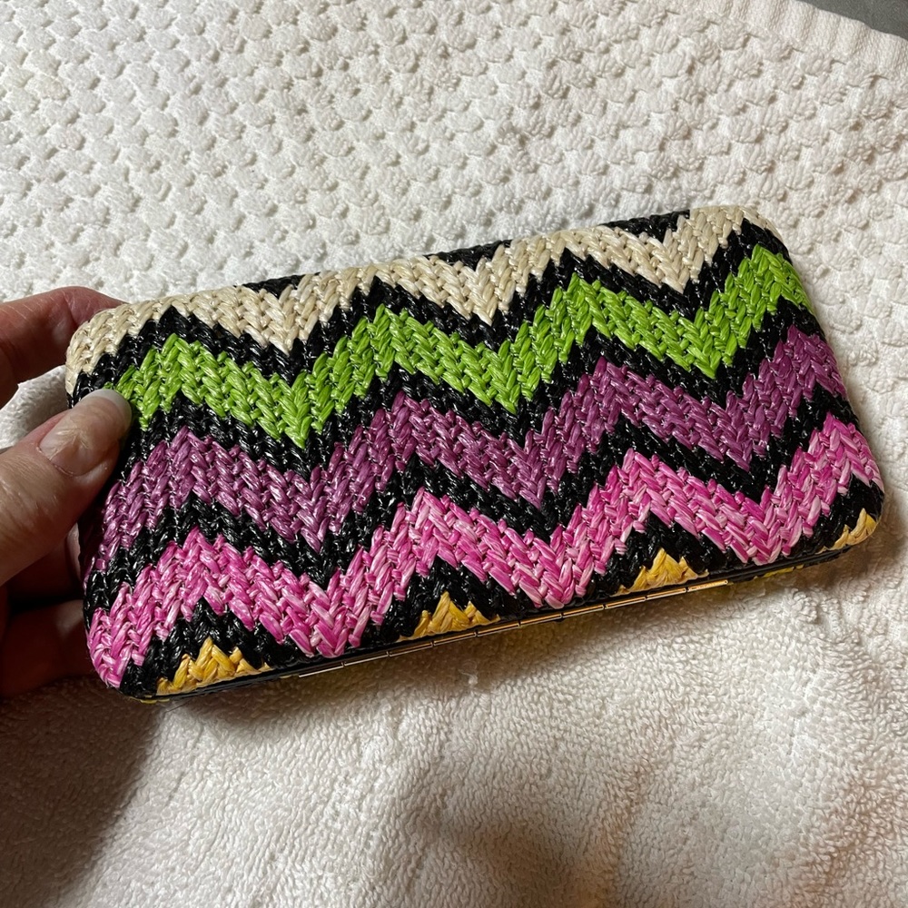 A weave multicolored wallet